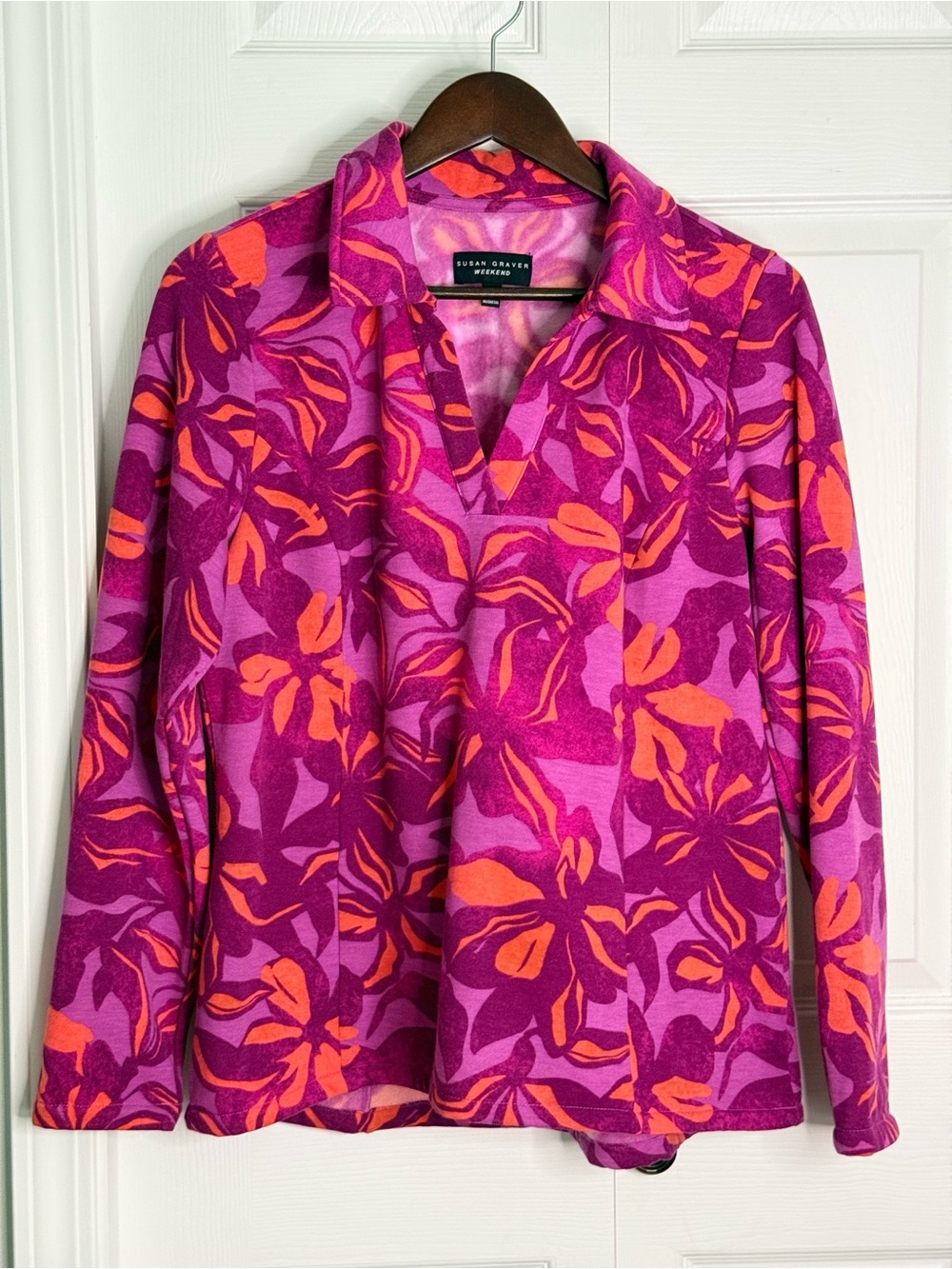 Susan Graver Weekend Fleece Floral Pullover Top Size M pink orange v neck